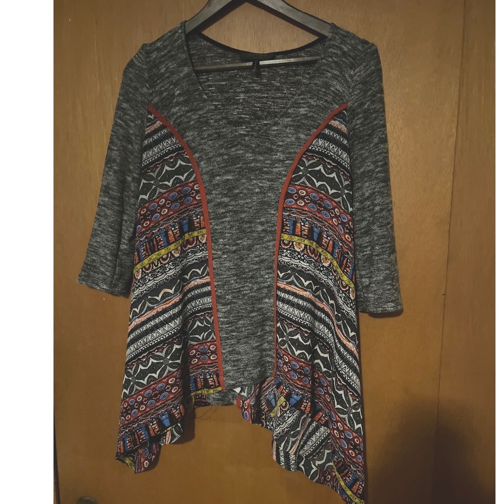 Poeme by Citron Women Gray Tribal Mixed Media Sharkbite Tunic Top Size M USA